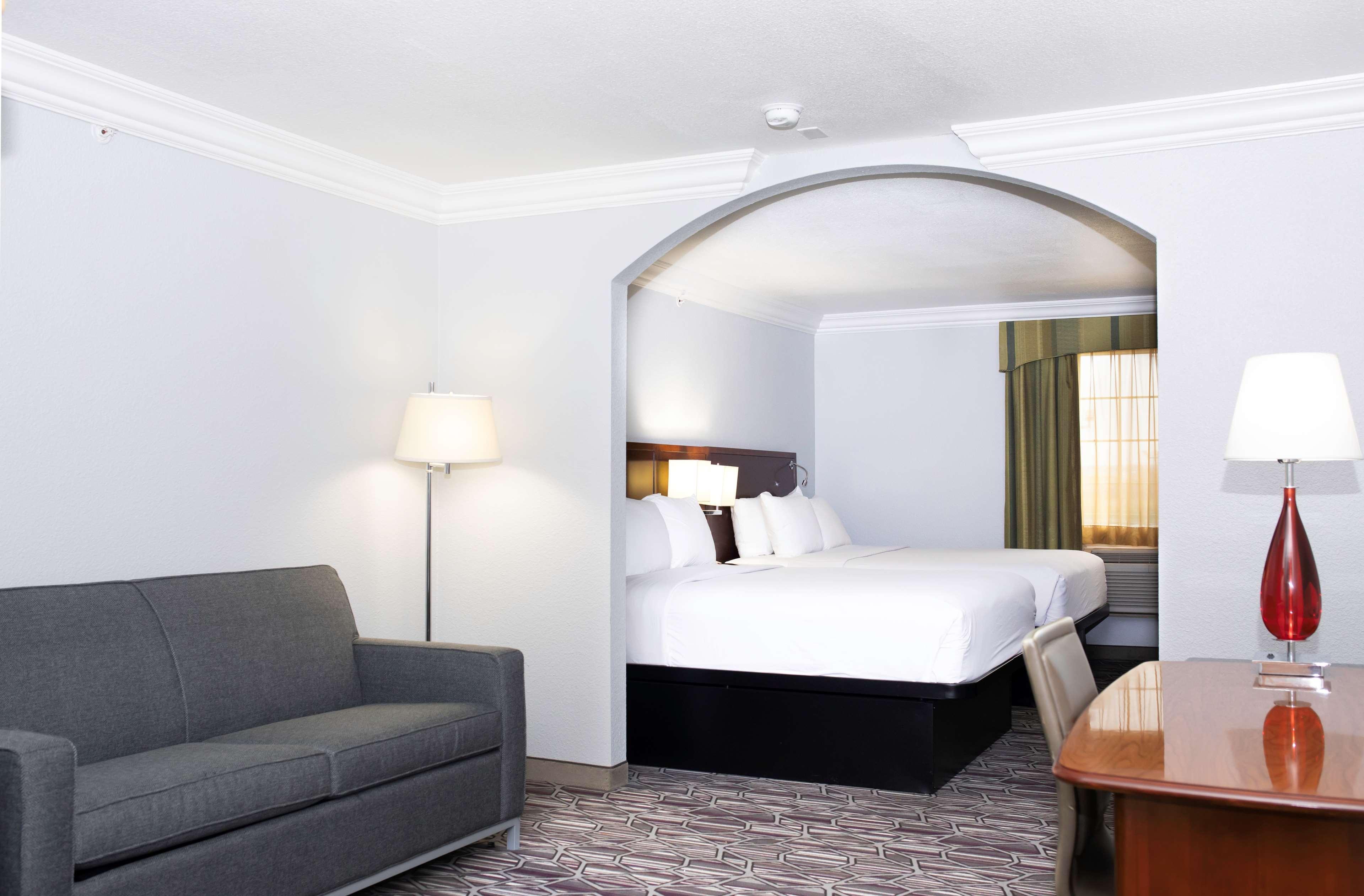Surestay Plus By Best Western Fort Worth Benbrook Exteriér fotografie