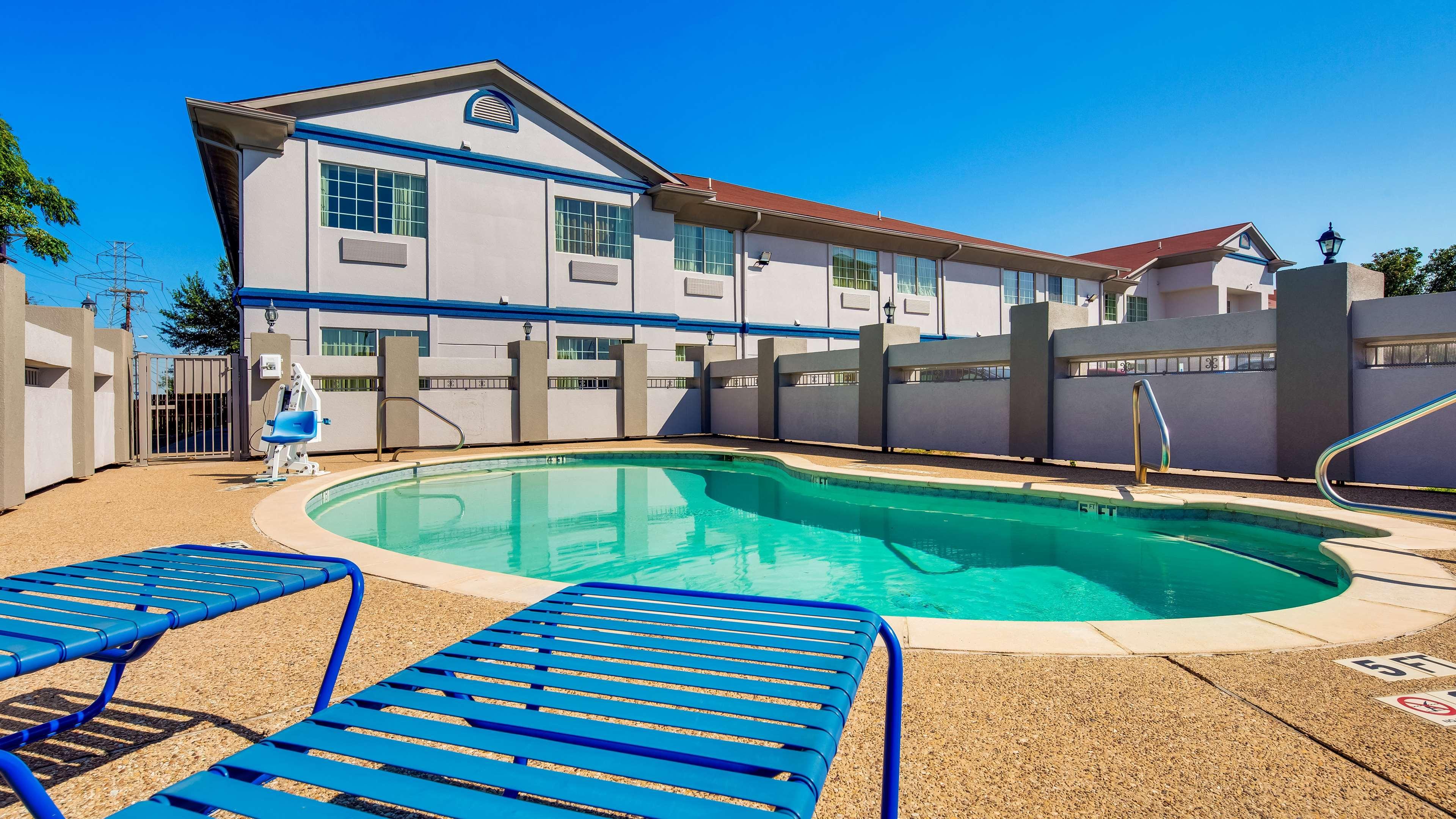 Surestay Plus By Best Western Fort Worth Benbrook Exteriér fotografie