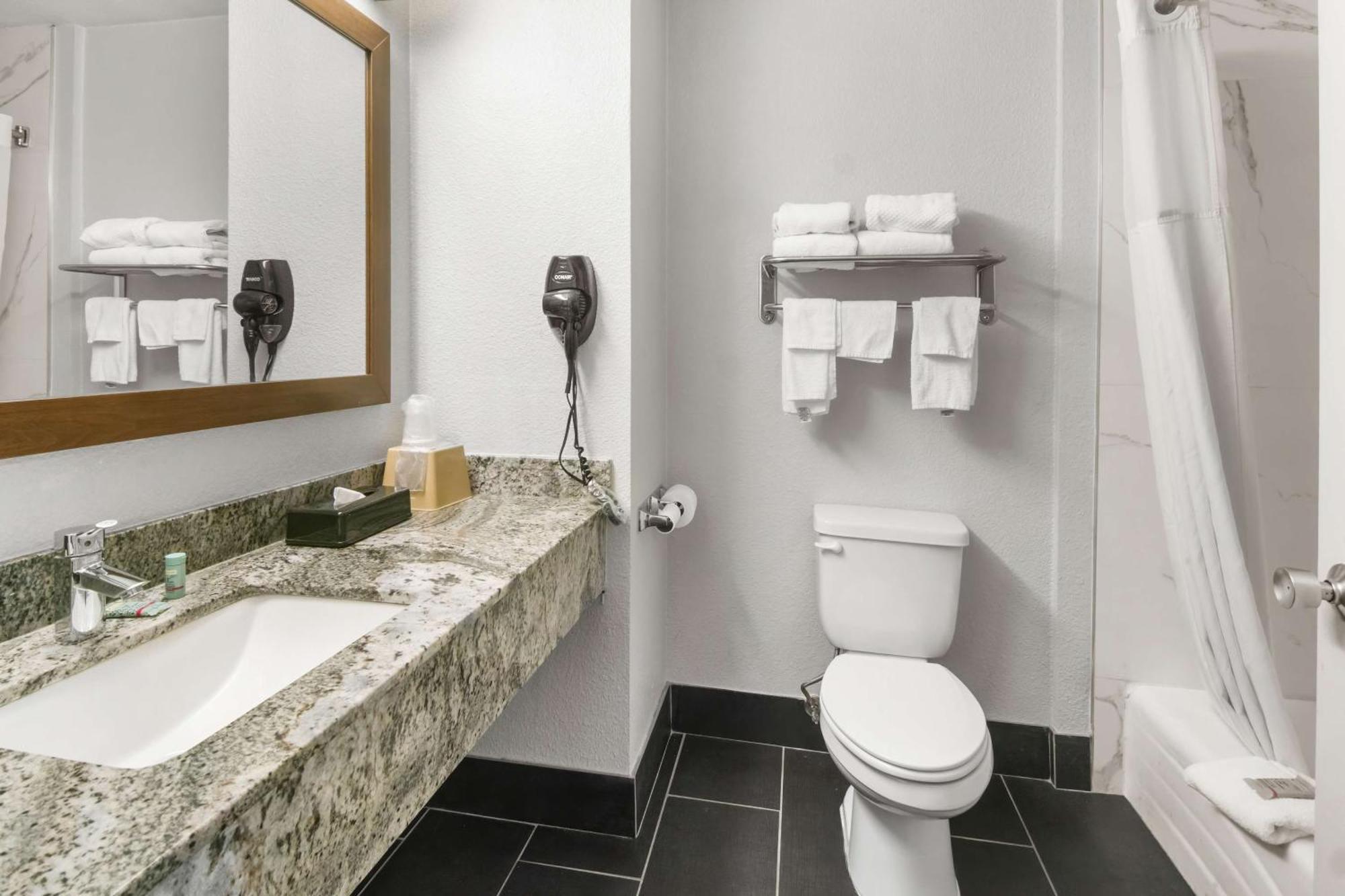 Surestay Plus By Best Western Fort Worth Benbrook Exteriér fotografie