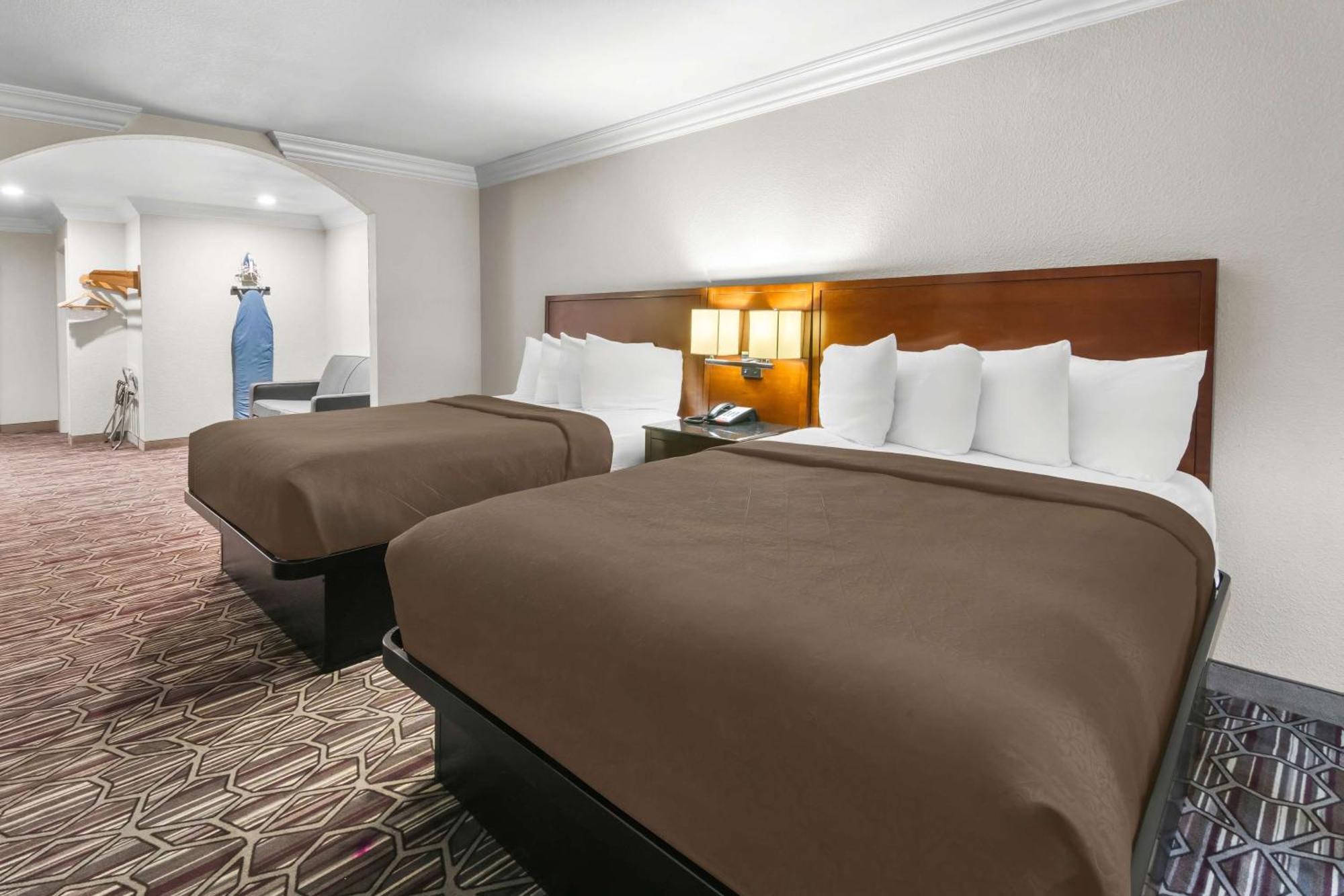 Surestay Plus By Best Western Fort Worth Benbrook Exteriér fotografie
