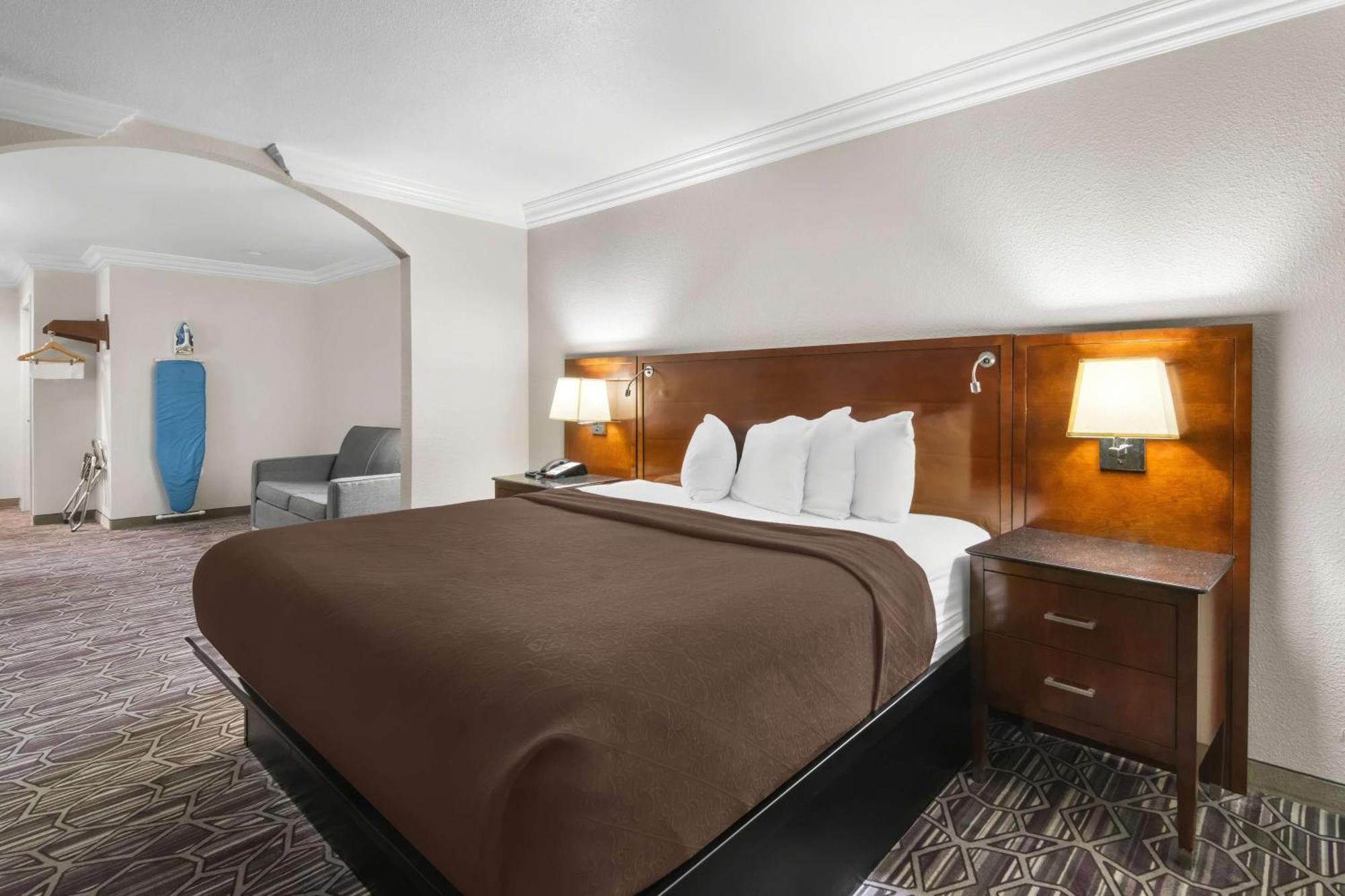Surestay Plus By Best Western Fort Worth Benbrook Exteriér fotografie