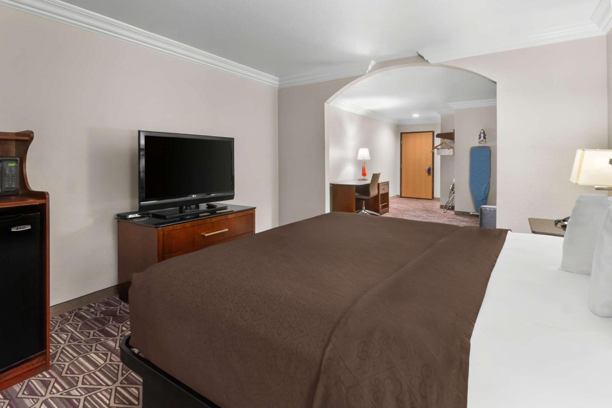 Surestay Plus By Best Western Fort Worth Benbrook Exteriér fotografie