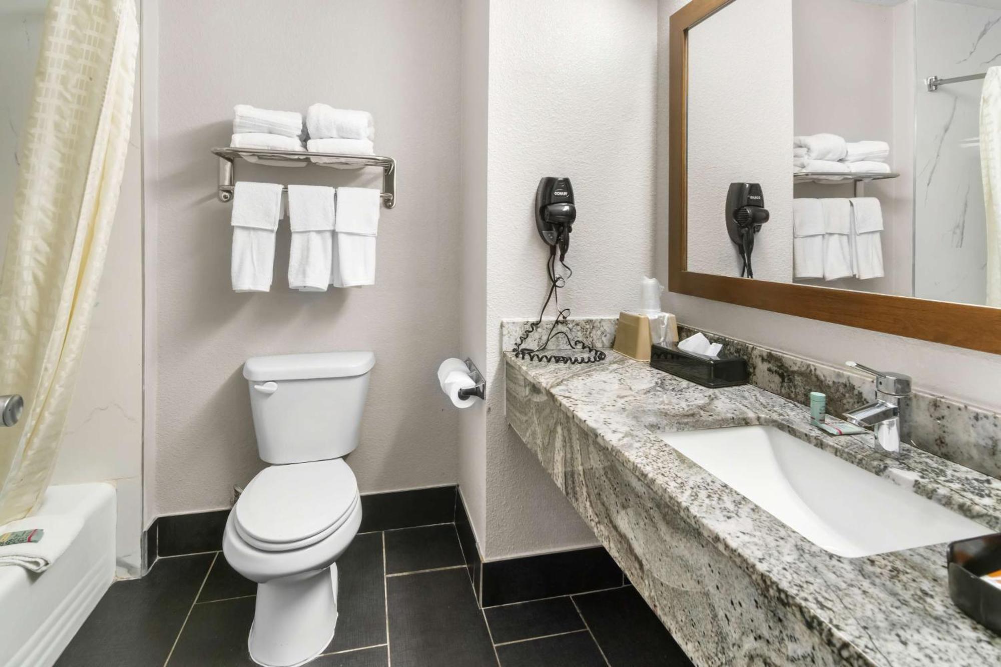Surestay Plus By Best Western Fort Worth Benbrook Exteriér fotografie