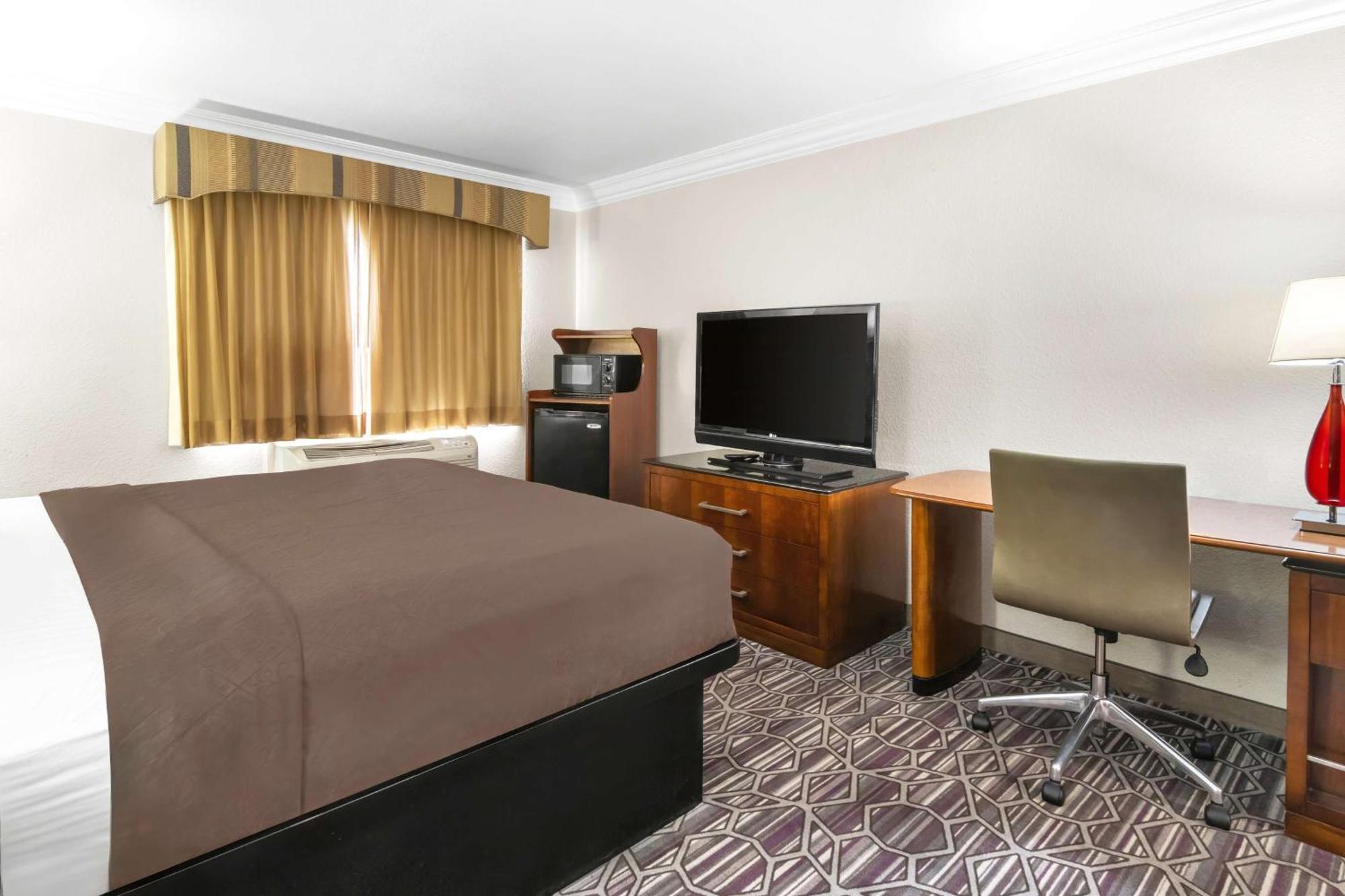 Surestay Plus By Best Western Fort Worth Benbrook Exteriér fotografie