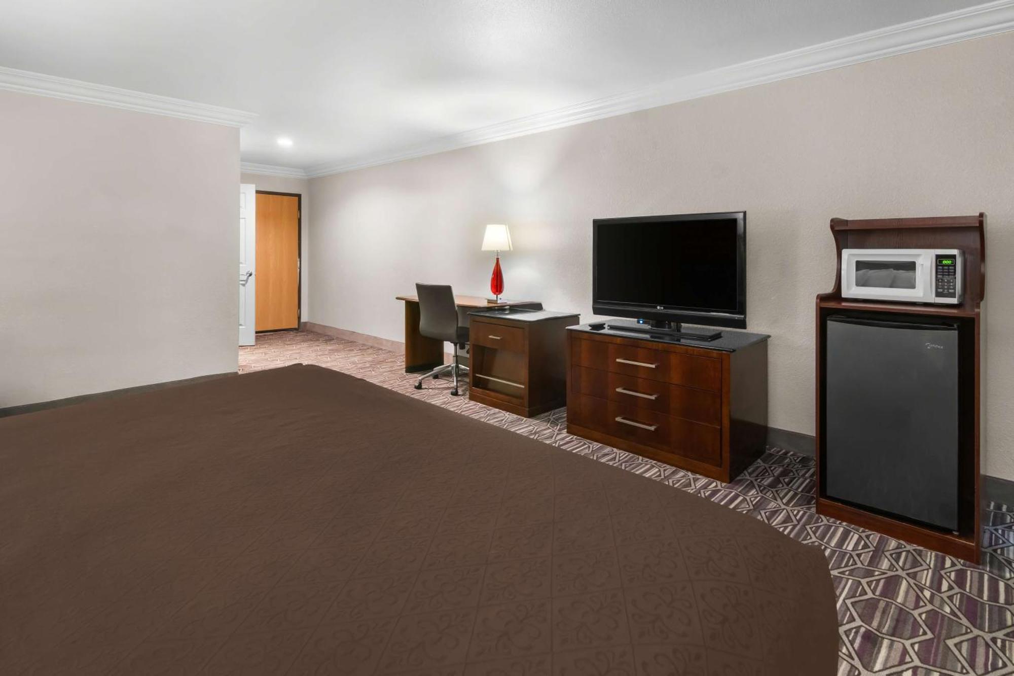 Surestay Plus By Best Western Fort Worth Benbrook Exteriér fotografie