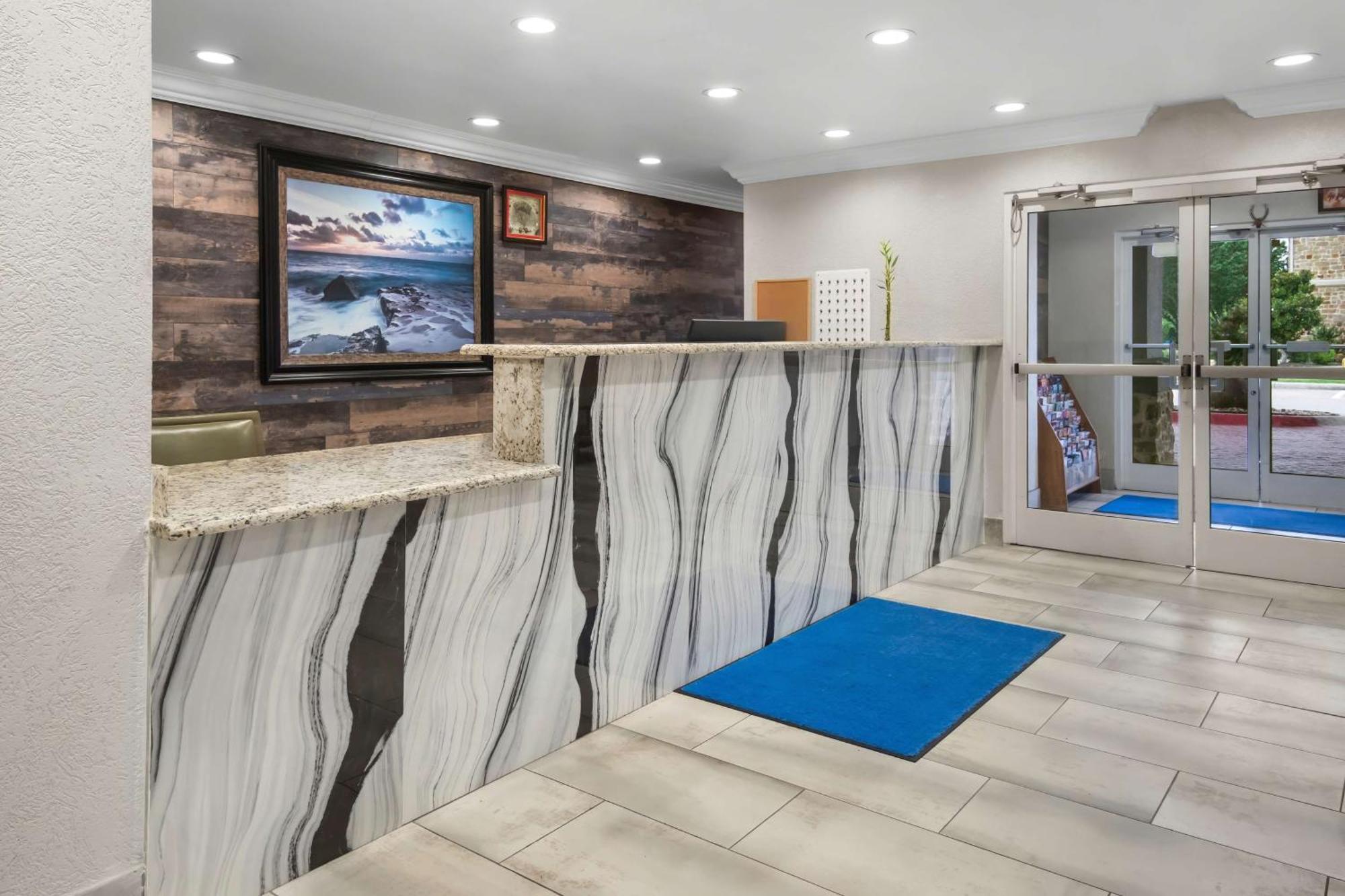 Surestay Plus By Best Western Fort Worth Benbrook Exteriér fotografie