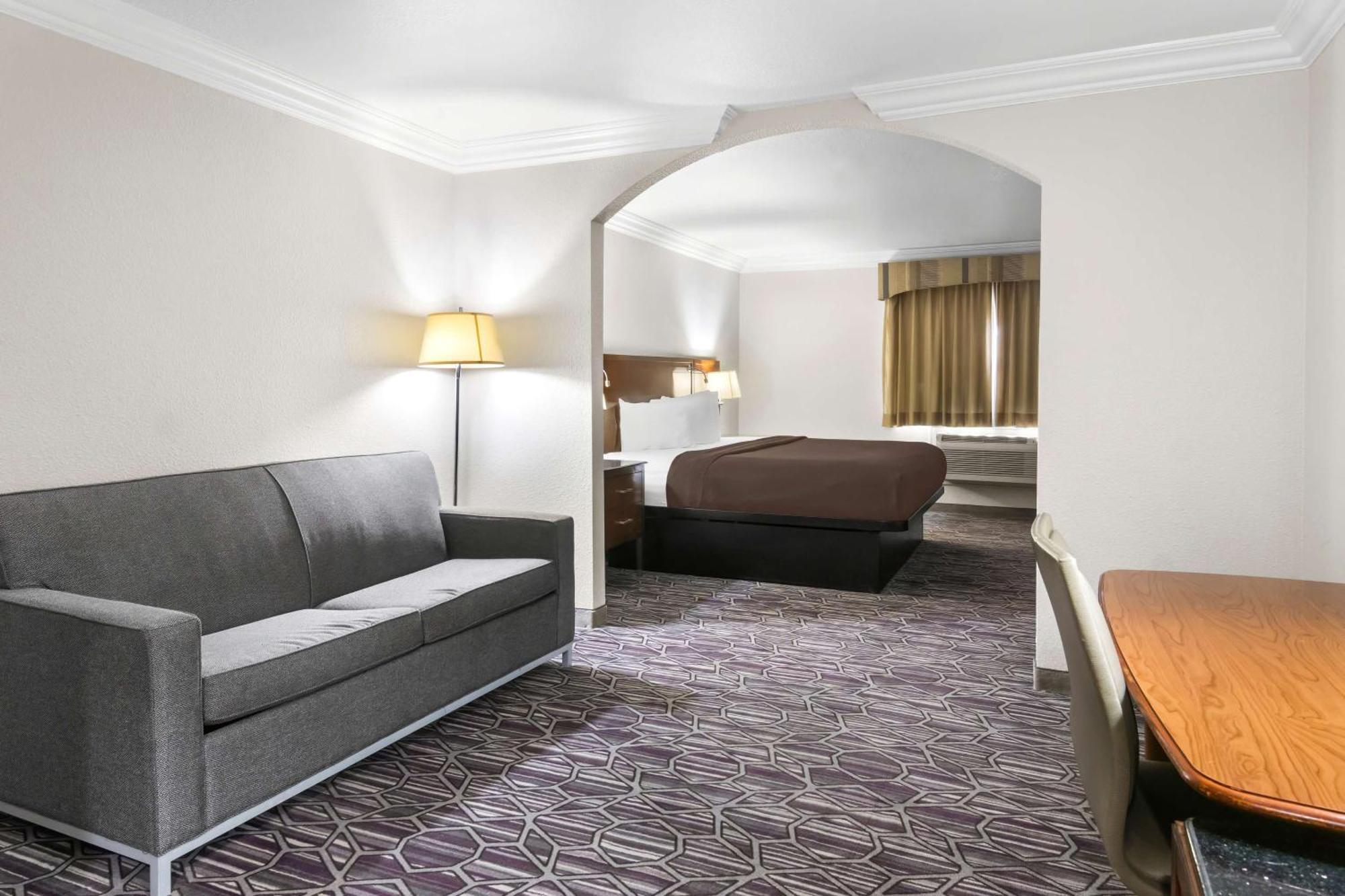 Surestay Plus By Best Western Fort Worth Benbrook Exteriér fotografie