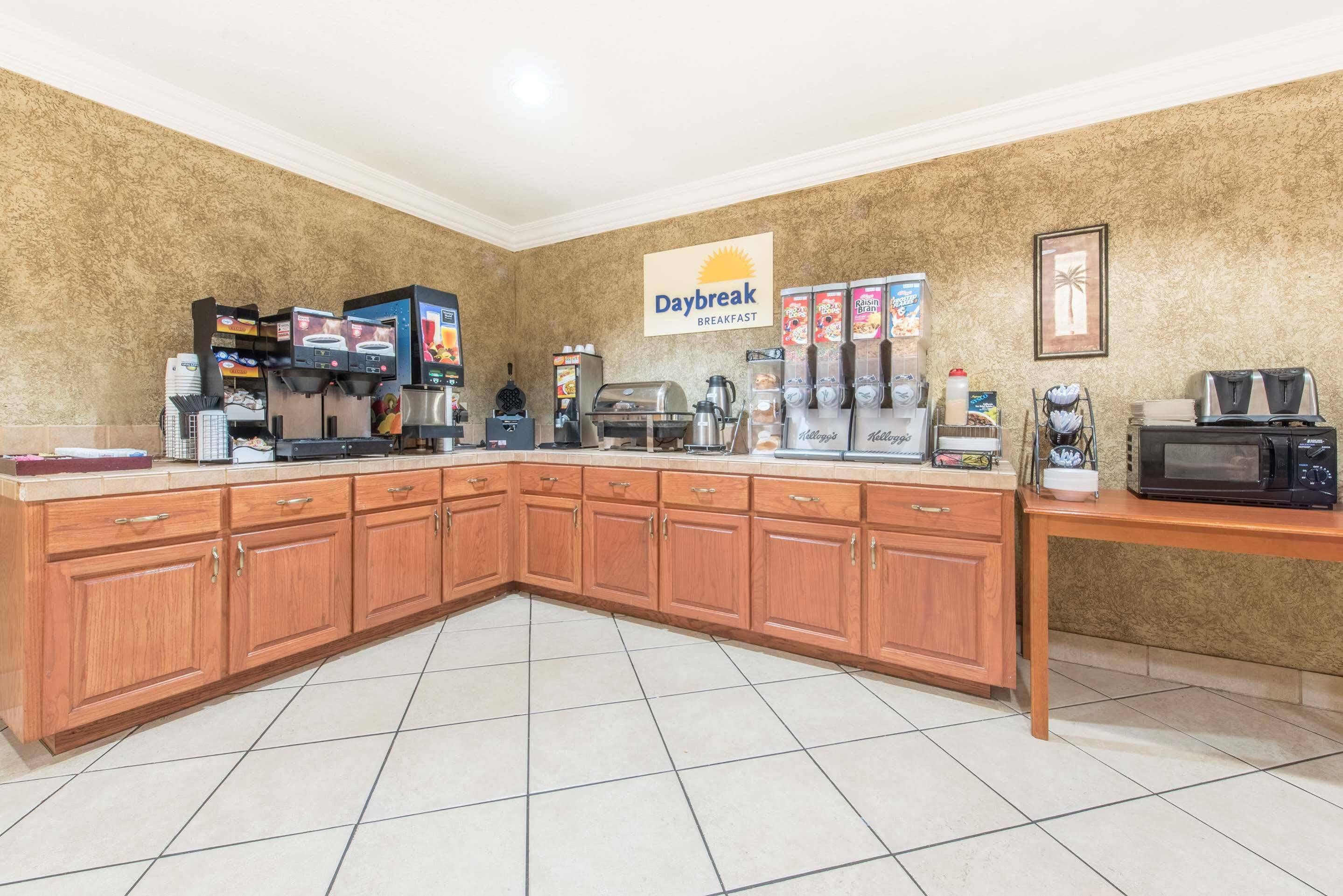 Surestay Plus By Best Western Fort Worth Benbrook Exteriér fotografie